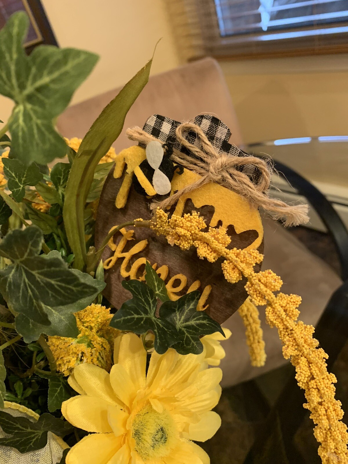 Bee Floral Centerpiece, Table Centerpiece, Flower Centerpiece, Summer Decor