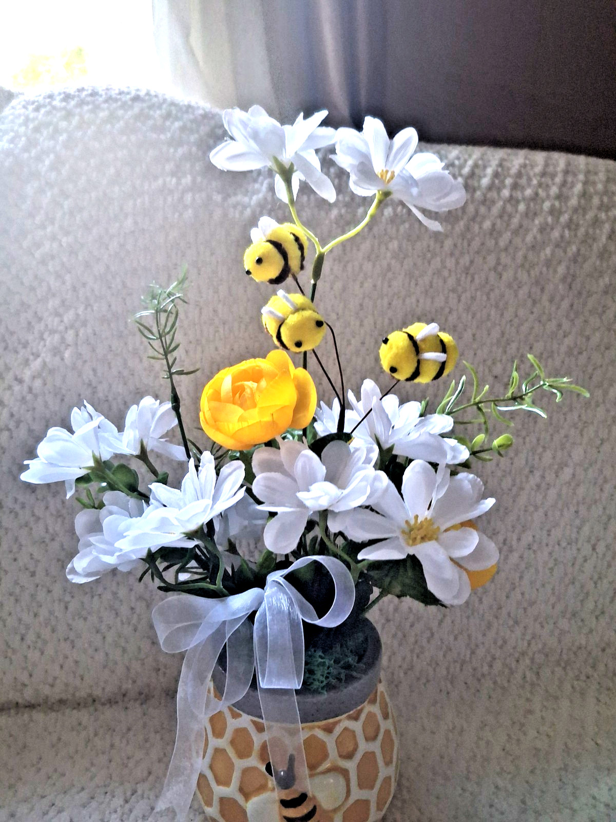 Bumble Bees & Flowers, floral Arrangement, Centerpiece ADORABLE