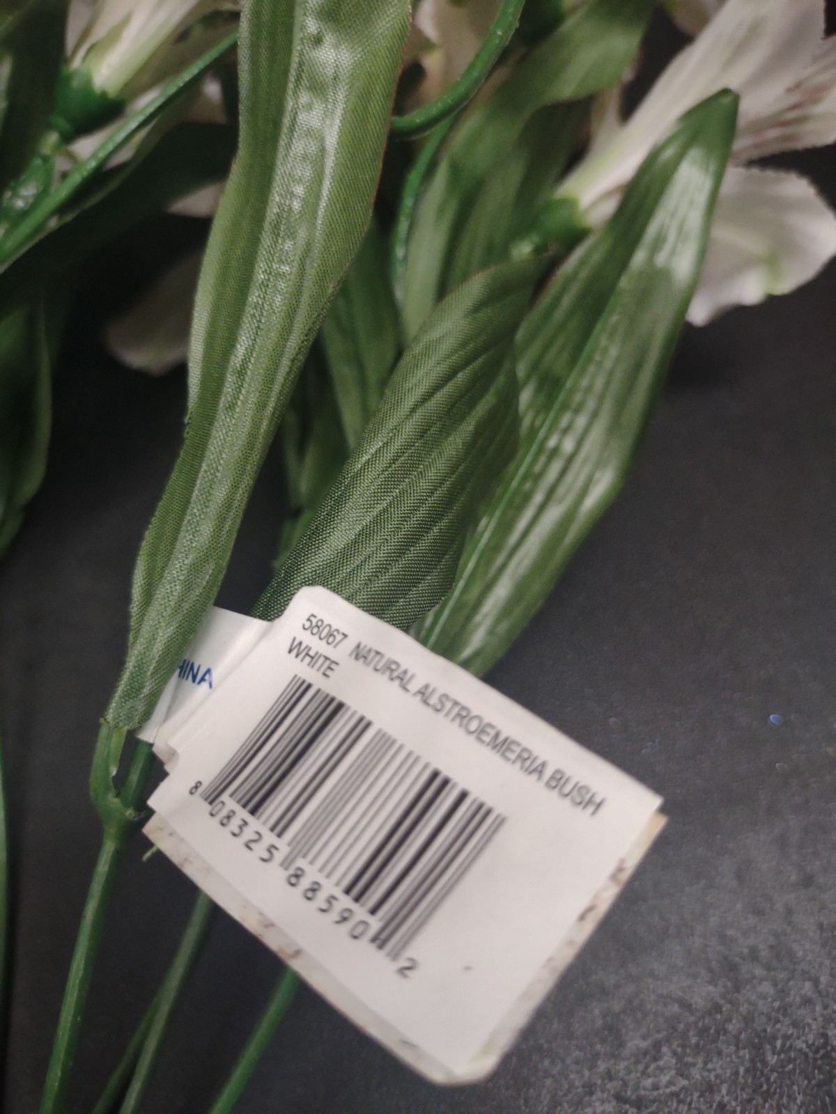 16″ Silk Alstroemeria Bush, 9 Stems, 18 Blooms, Satin Finish Flowers, White