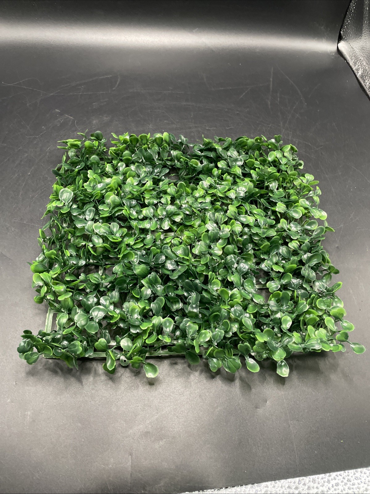 VEVOR Artificial Boxwood Panel 12pcs 10″ X 10″ Grass Hedge Wall Mat for Fence