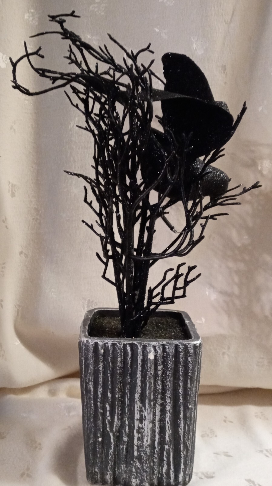 NWT Halloween Floral Arrangement-Blk Glitter Crow in Blk Glitter Tree – 16″T