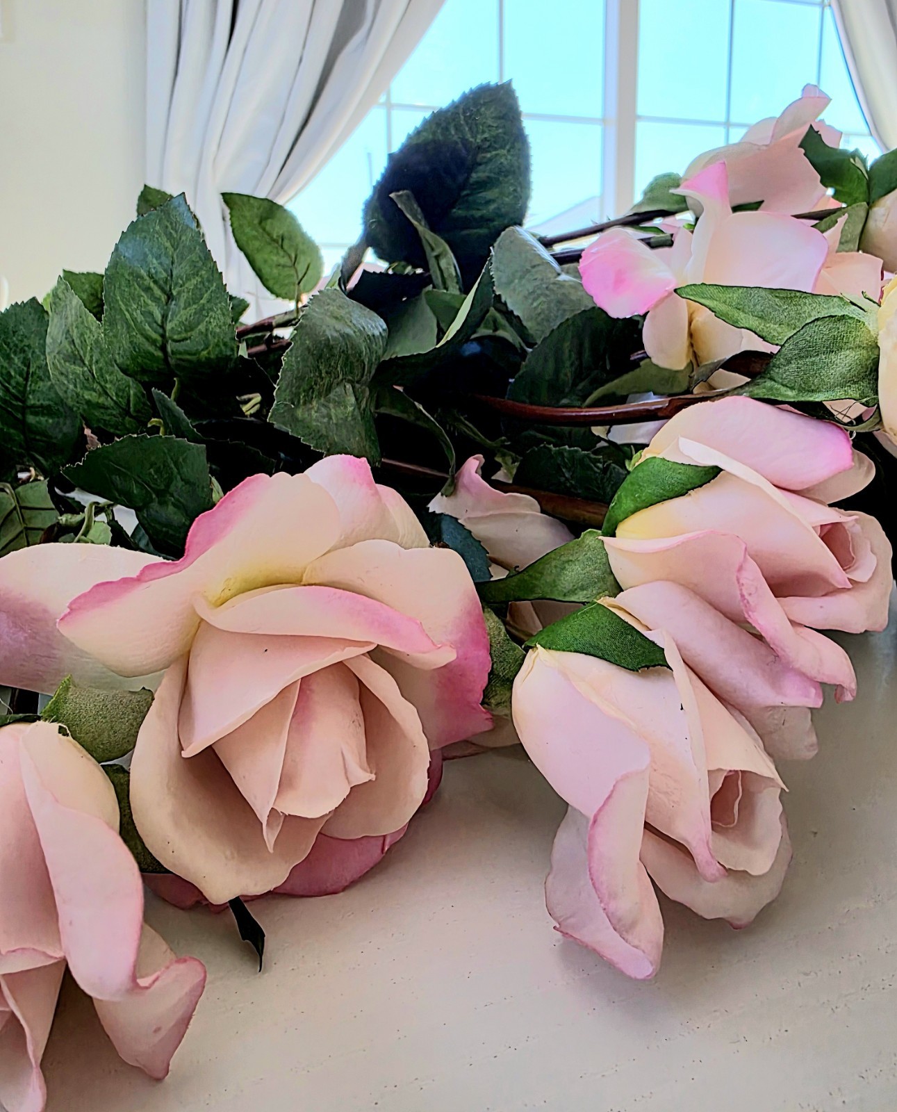 Delicate Pink & White Roses, Closed & Open, Groups of 4 *preowned, Gorgeous*