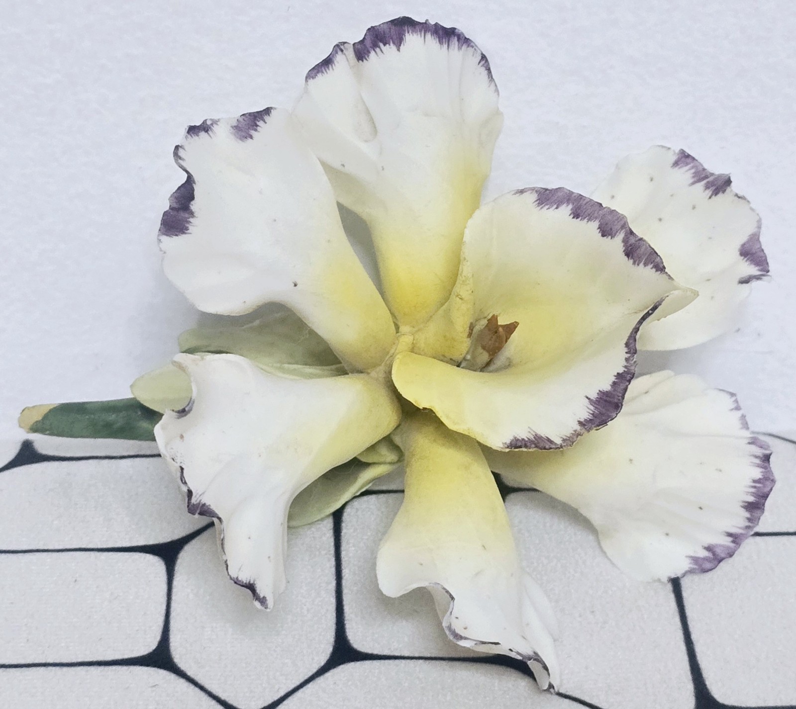 Gorgeous Vintage Napoleon Capodimonte Porcelain Yellow Orchid Made In Italy