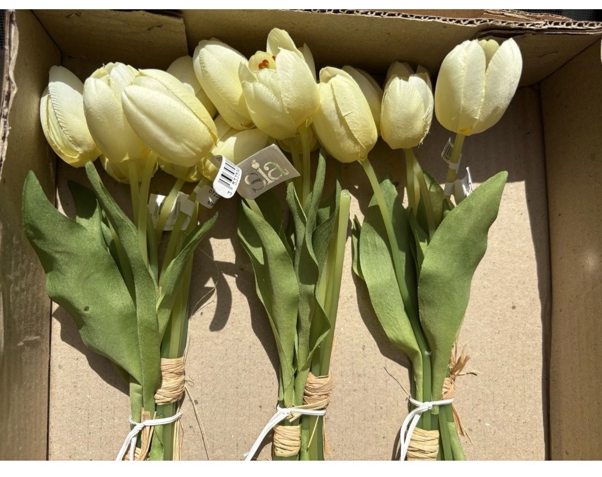 New in Box 6 Bunches of 11″ Artifical Tulips by SIA