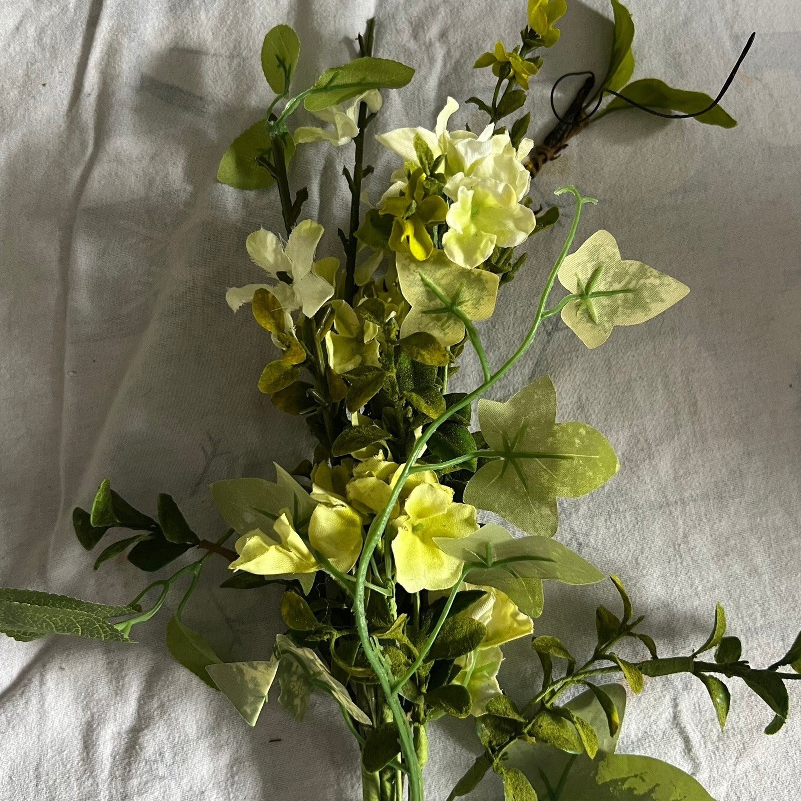 Glenhaven Home & Garden Floral Stem Unisex OS Green White NEW Faux Ivy Flowers