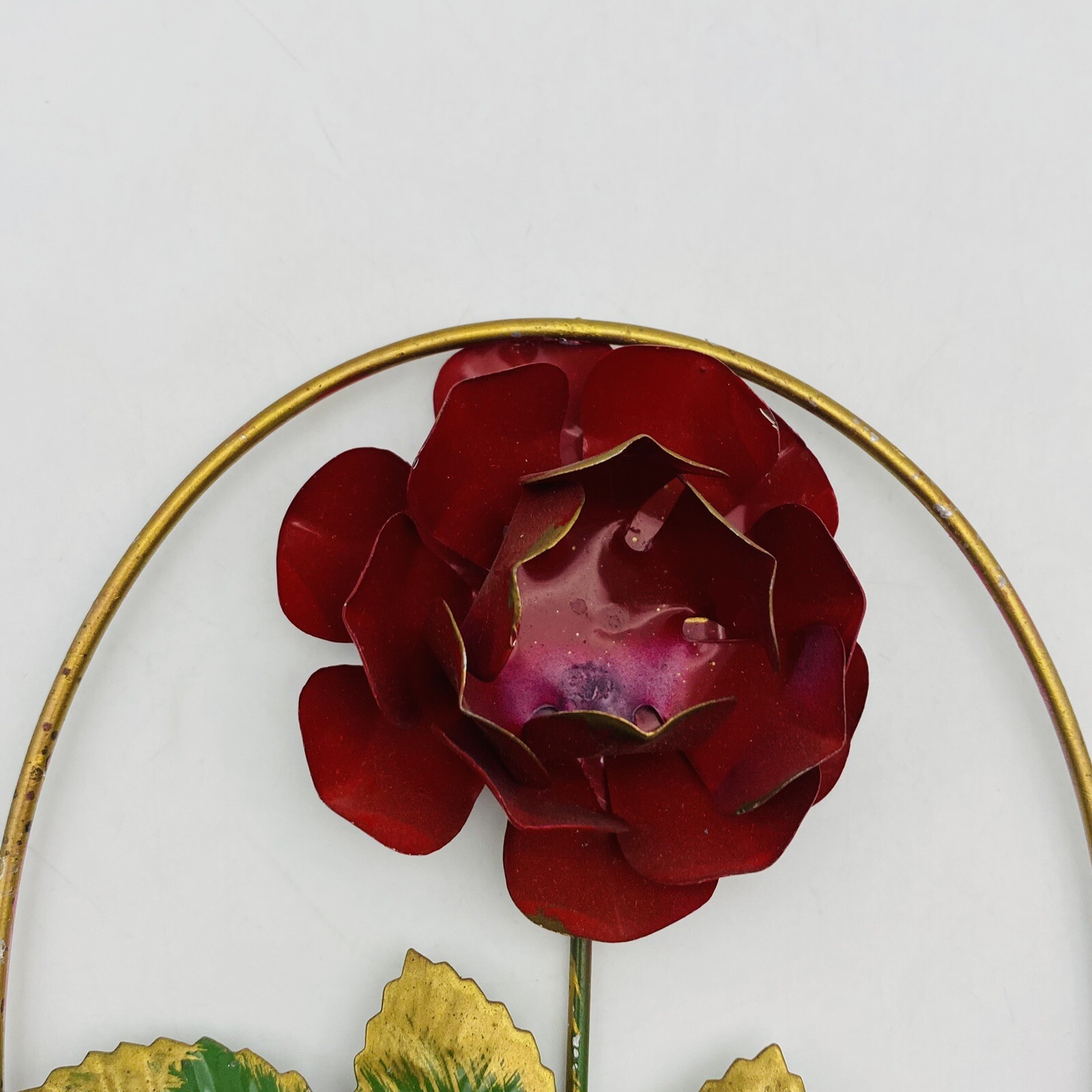 Vintage Red Rose Wreath metal wall place Made in Hong Kong
