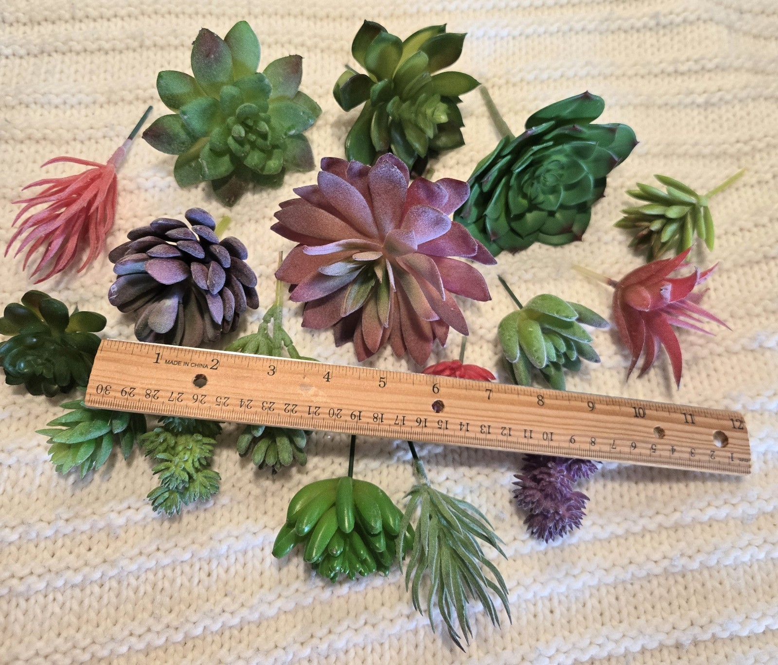 Lot of 17 Realistic Faux-Artificial Succulent Plants New