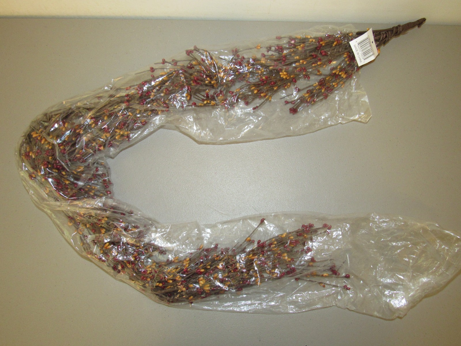 NWT Pip Berry Garland – Primitive Burgundy & Gold – 52 inches