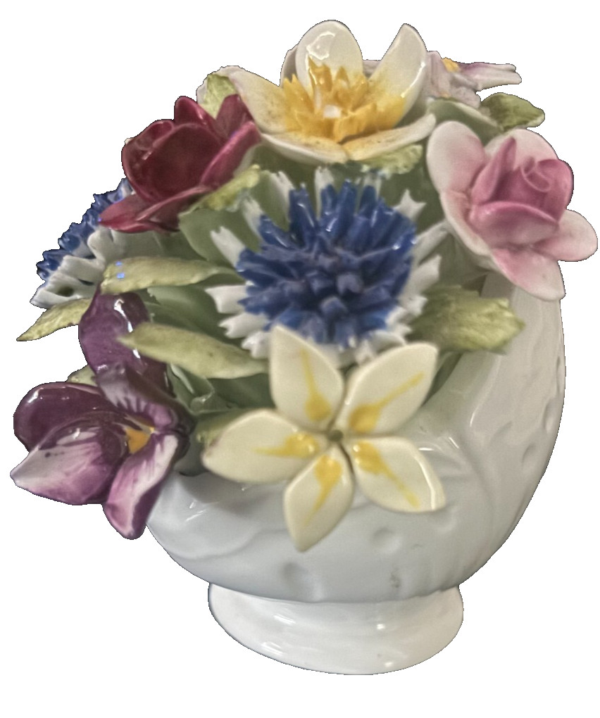 Royal Doulton England Bone China Footed Bowl Bouquet Roses Carnations