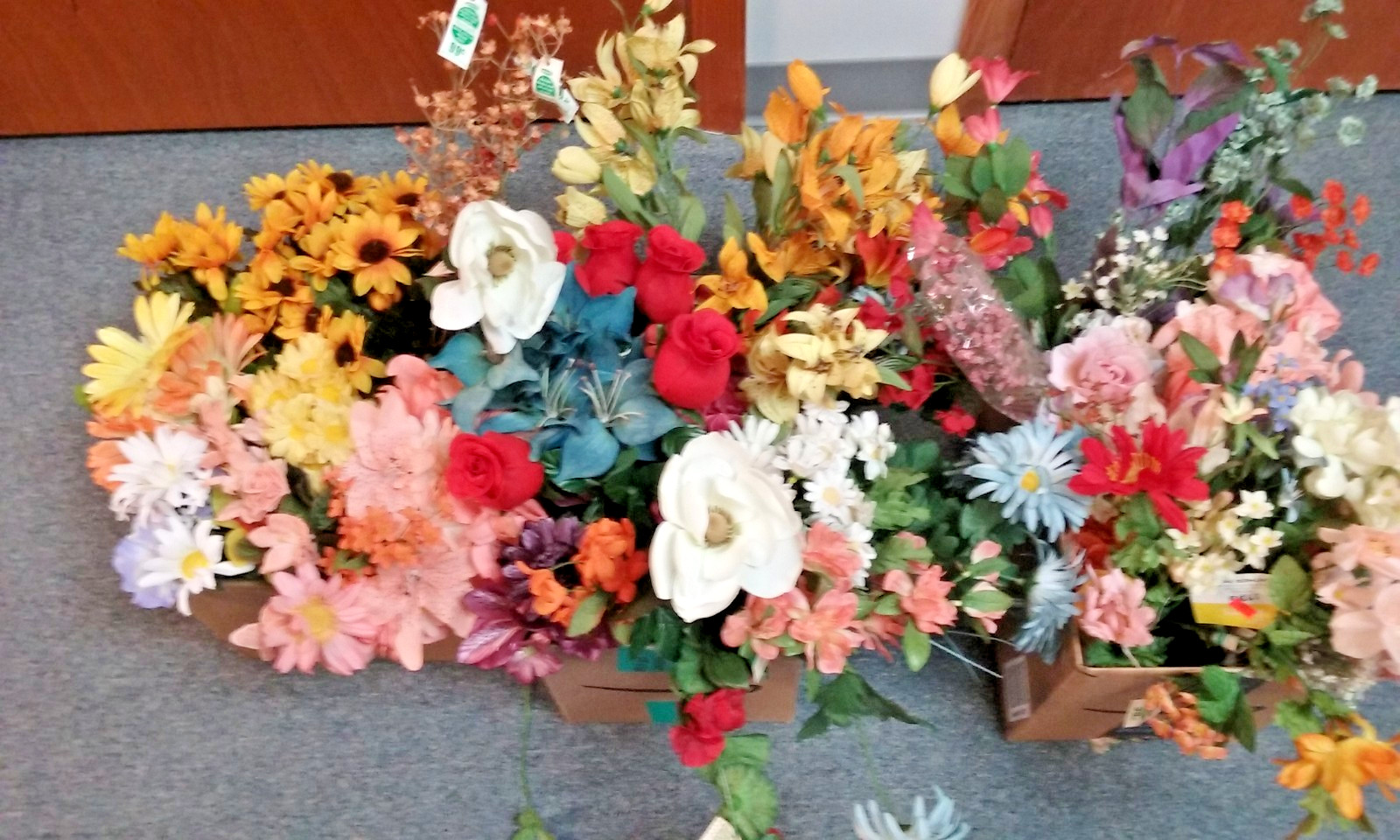 Artificial Flowers Group Realistic Fake Colorful Summer Flowers with Stems NWT