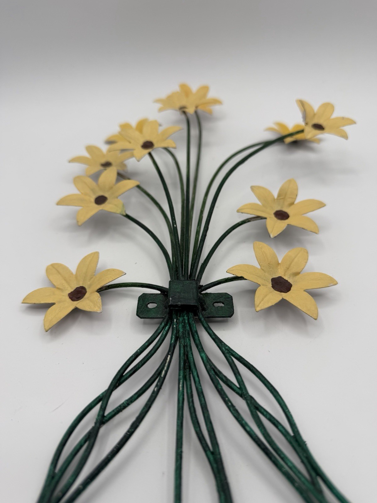 MCM Yellow Daisy Metal Floral Wall Decor Hanging Arrangement 15″ x 9″