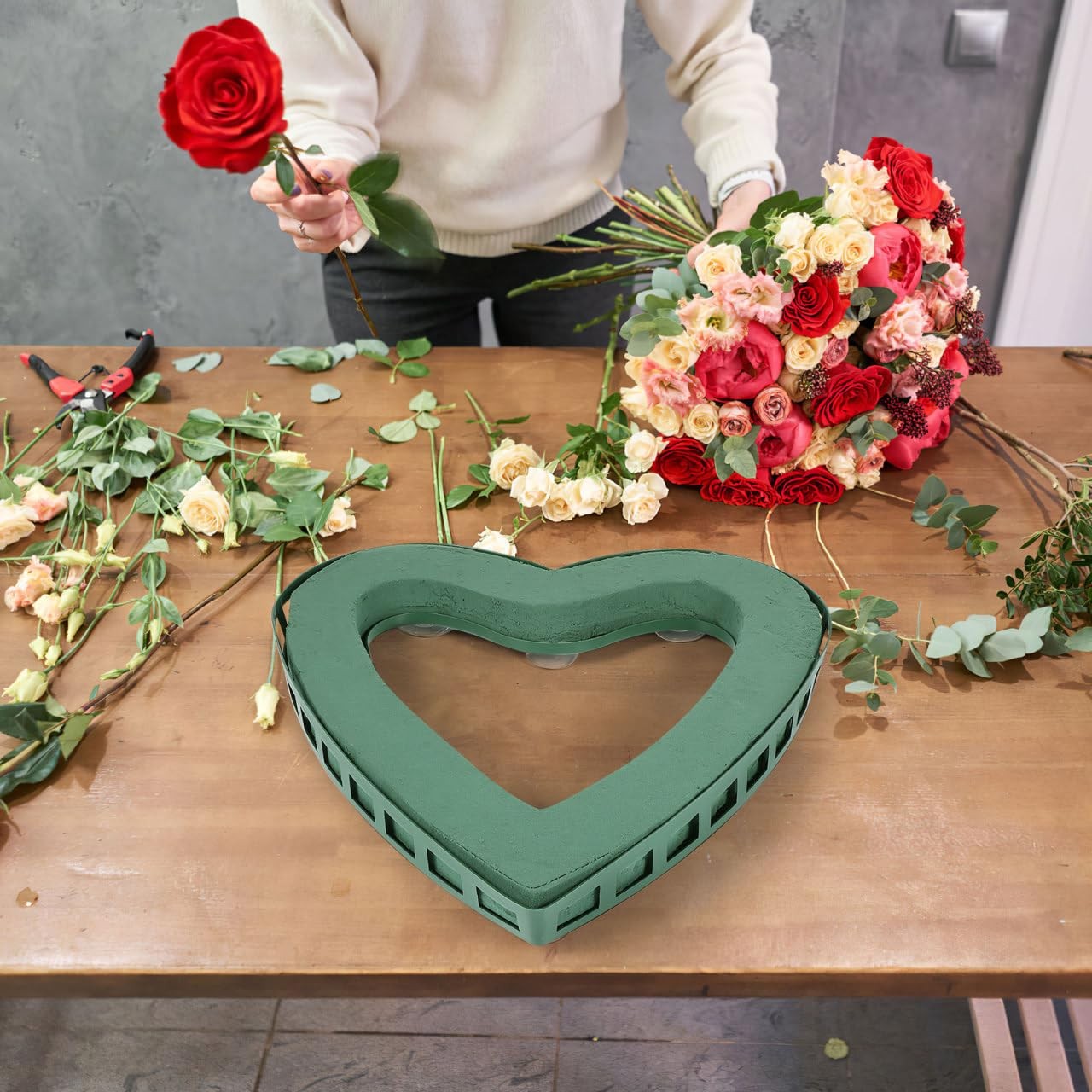 Floral Foam Block Heart Shaped Cage Suction Cup Fresh Artificial Flower Decor