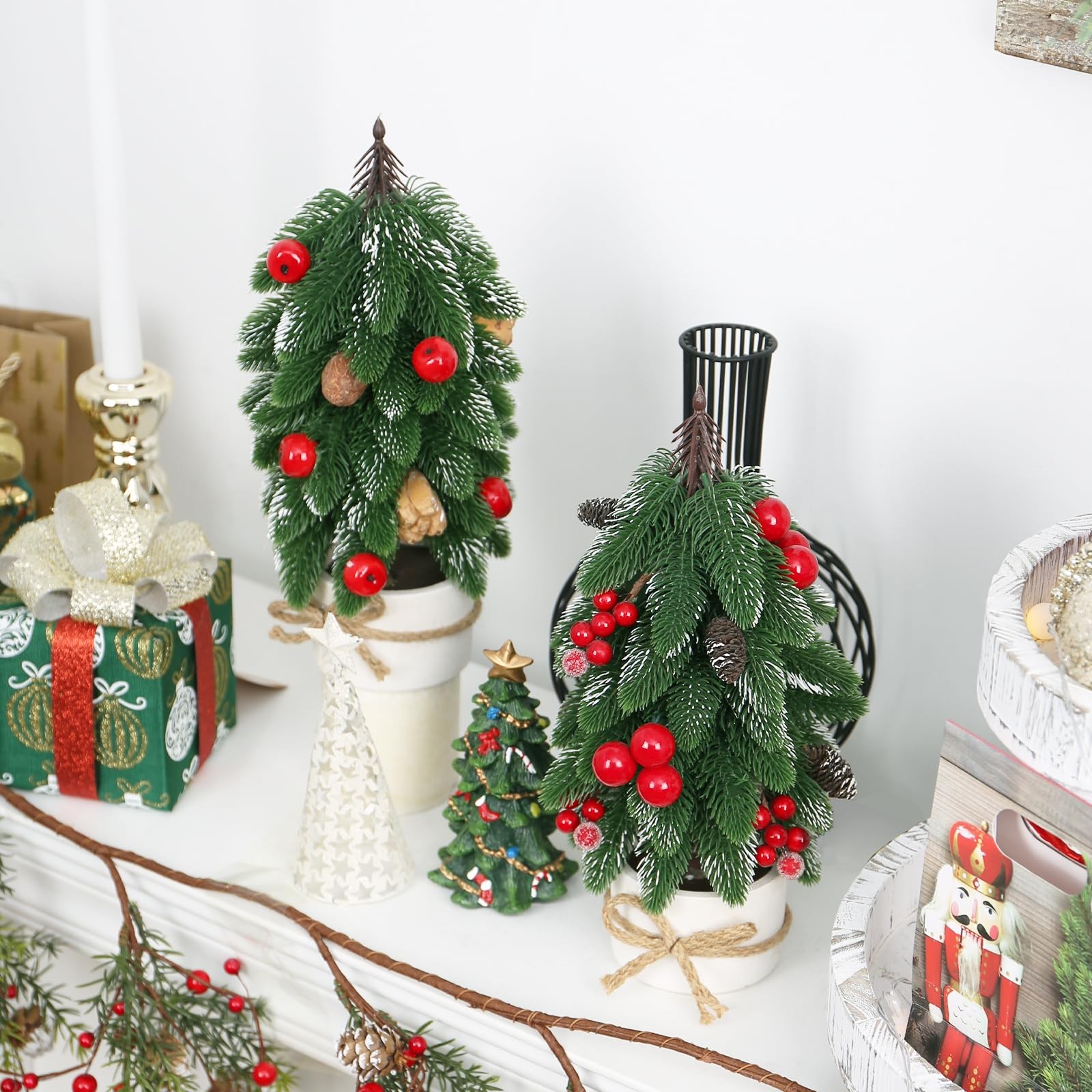 2 PCS Small Christmas Tree Artificial Red Berry Pinecone Mini Tabletop Decor