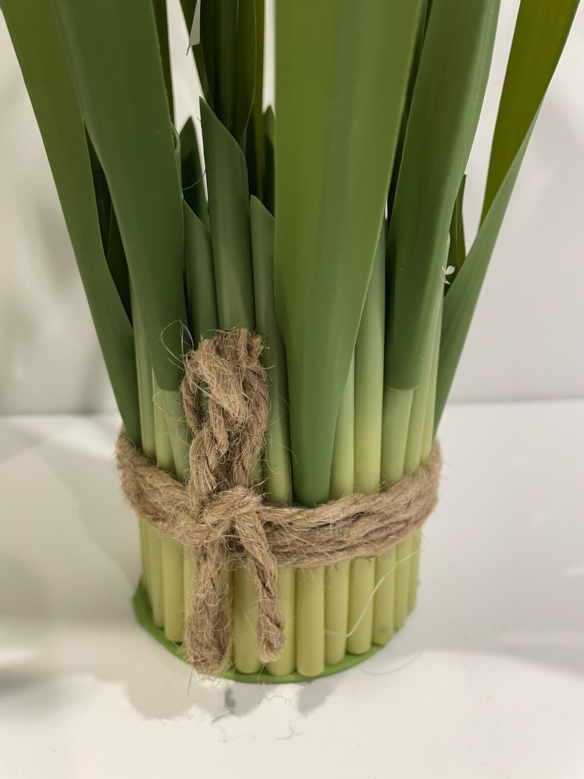 Valerie Parr Hill Daffodil Bundles – Large 15” Yellow Set of 2 NEW