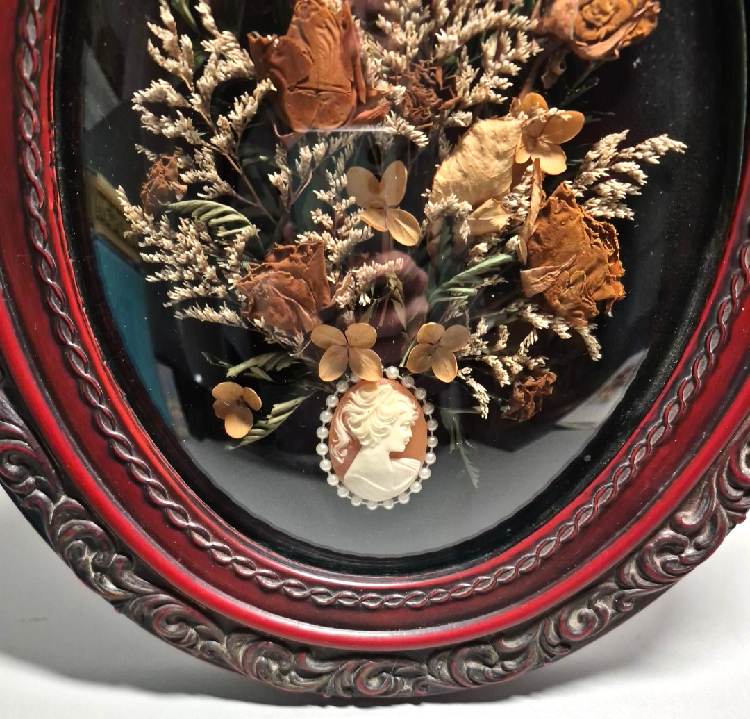 Victorian Style Dried Flower Art Glass Dome Cameo Chip n Dale Crafts Cape May NJ