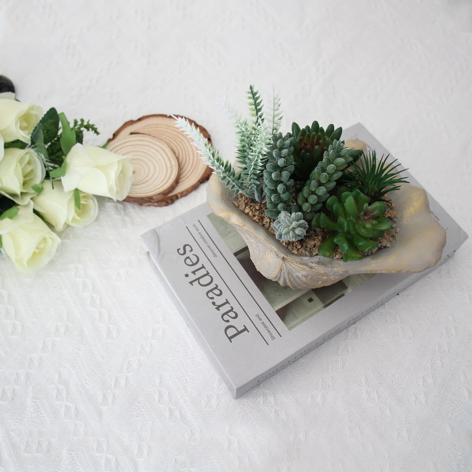 Resin Decorative artificial succulent arrangement in shell-shaped planter