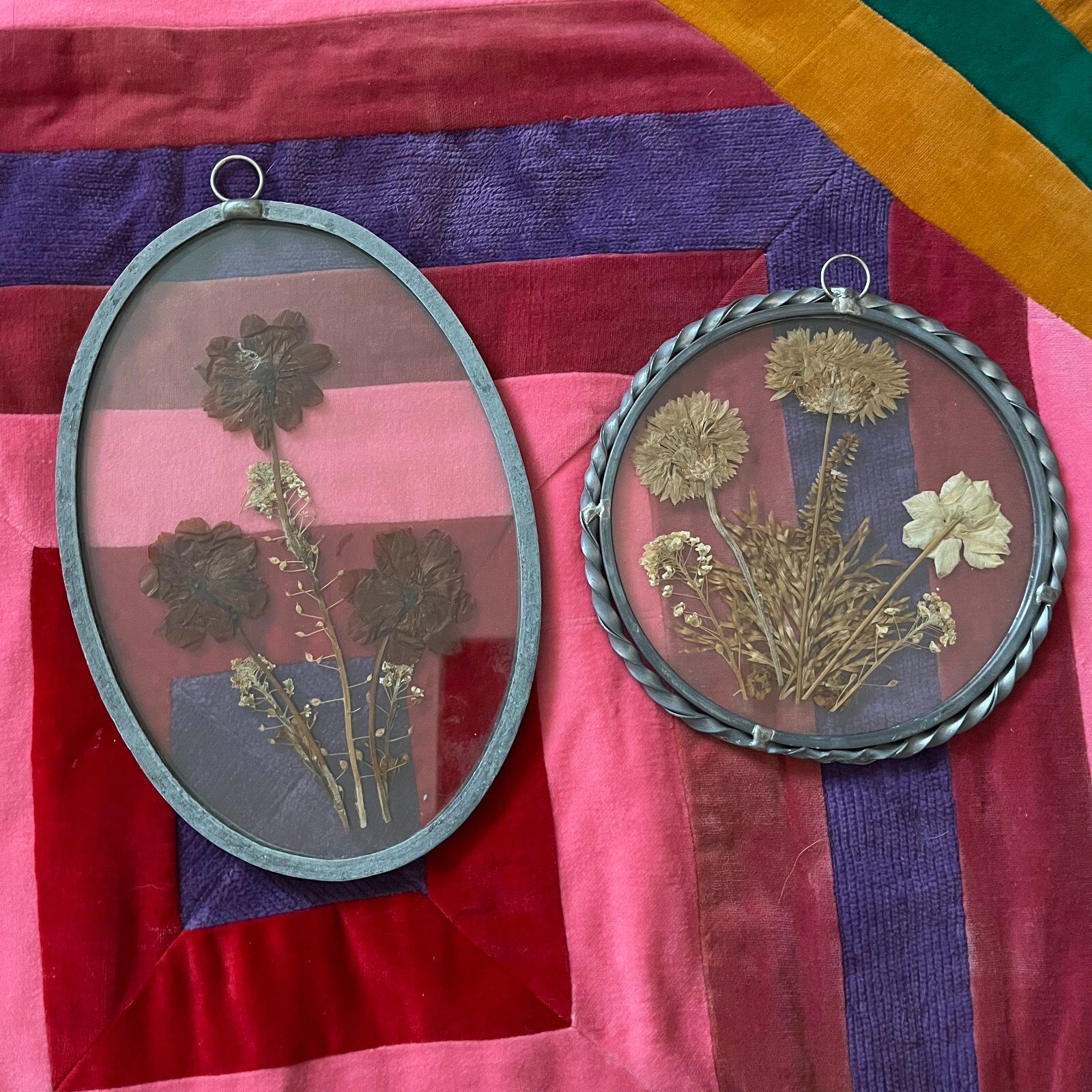 Lot of 2 Framed Pressed Flowers Dried Glass Metal Suncatcher 8″ Oval 5″ Circle