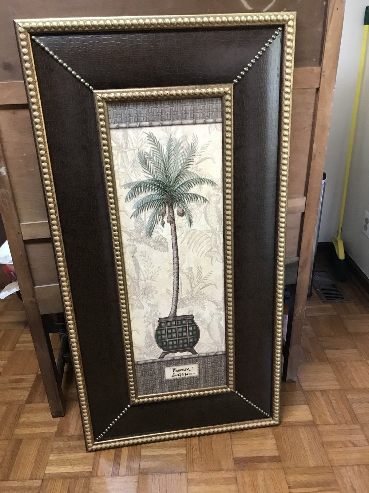 Pineapple Plant Decor Picture ￼