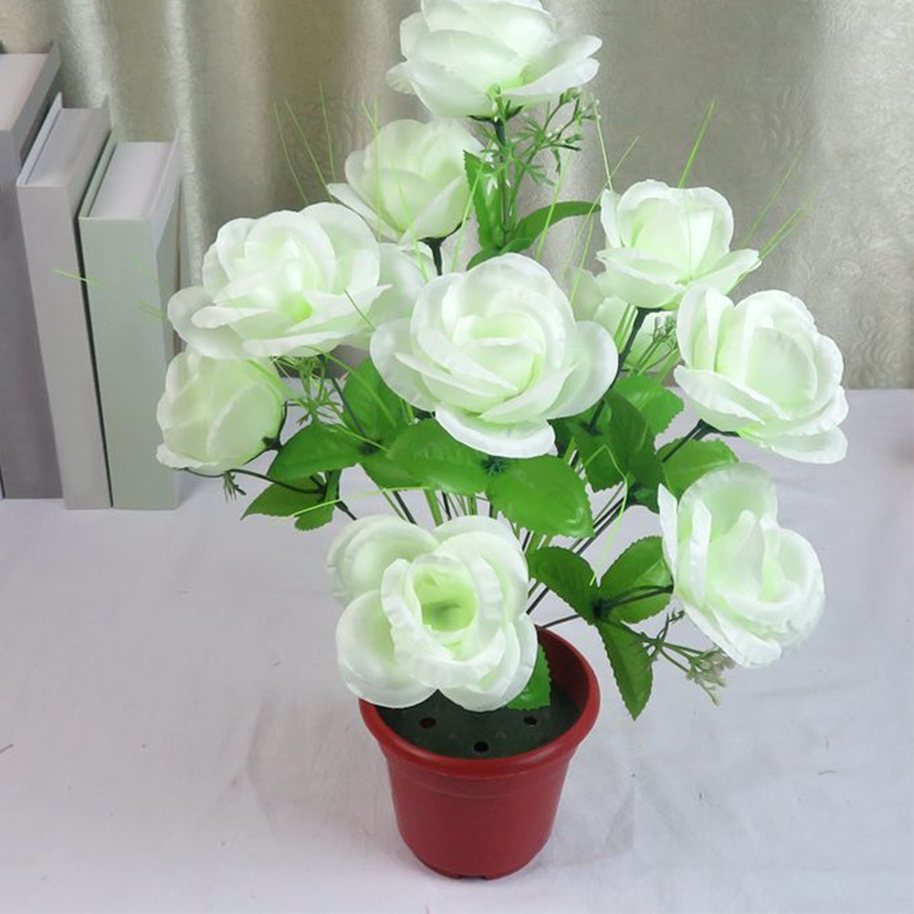 Artificial Roses Resembling Fresh Cut Flowers for Wedding and Banquet Setup