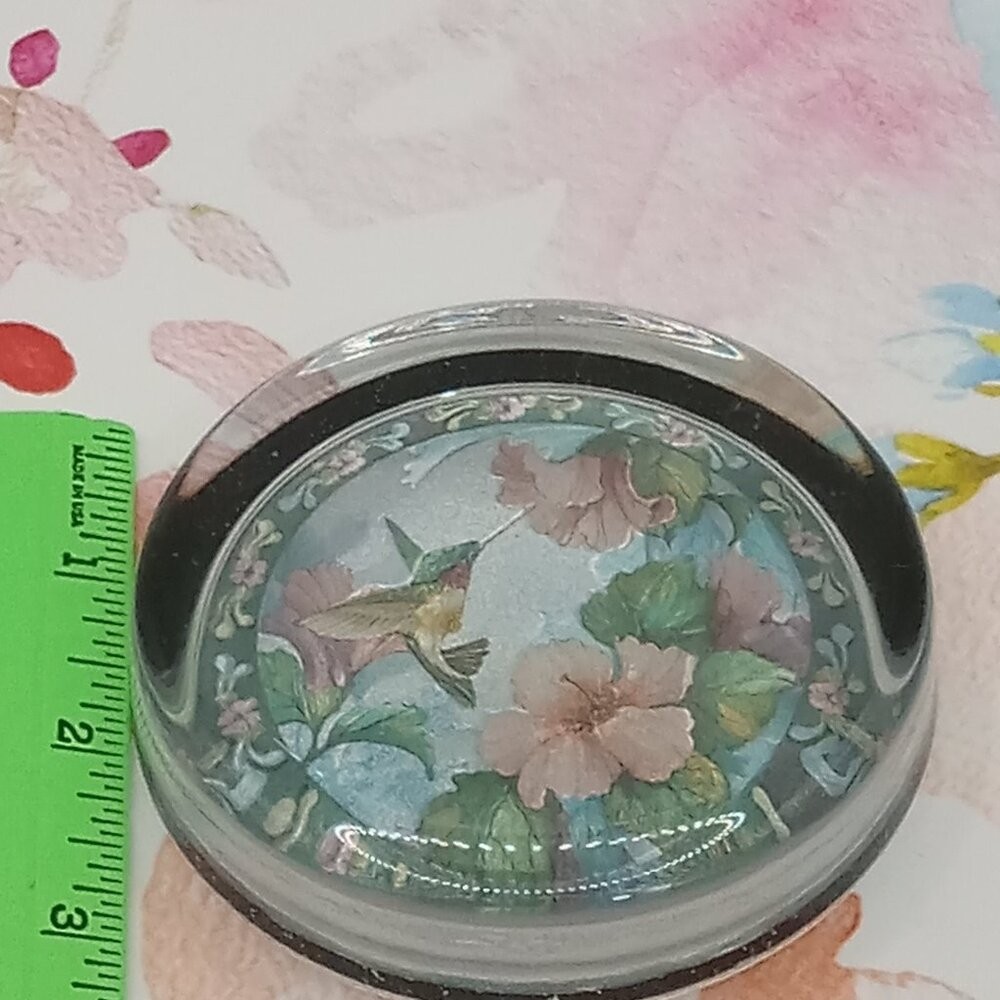 HUMMINGBIRD Floral Round Glass PAPERWEIGHT England Enesco Corp Vintage 3 1/2″