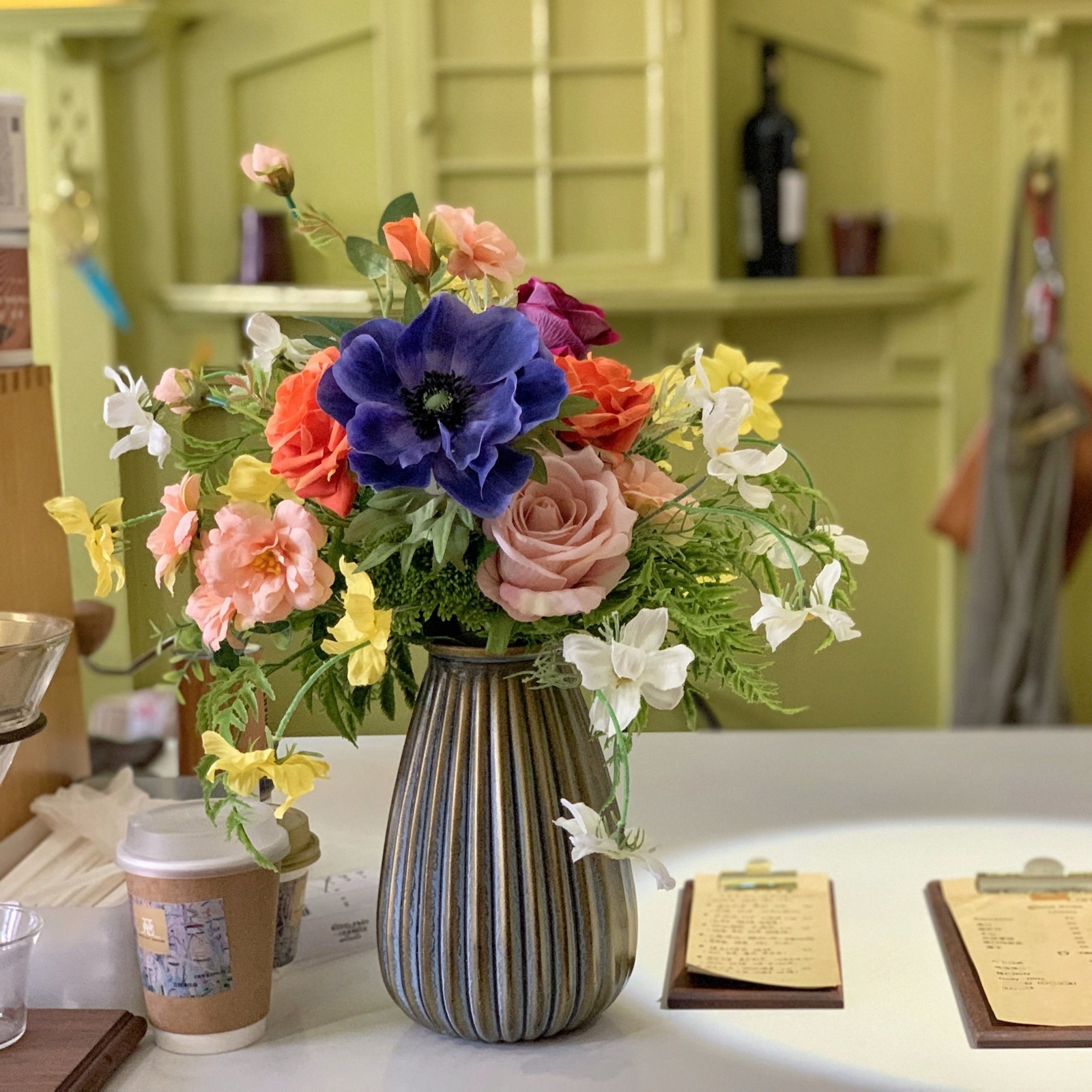 Artificial Faux Flowers in Vase,Silk Flower Arrangement Floral Table Centerpiece