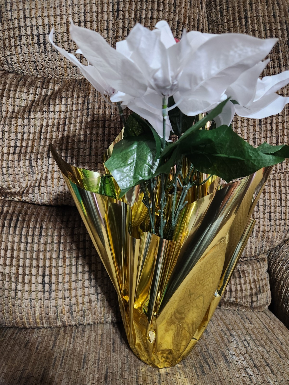 Holiday Time Aritificial Poinsettia Plant With Gold Foil Pot White Velvet 17in