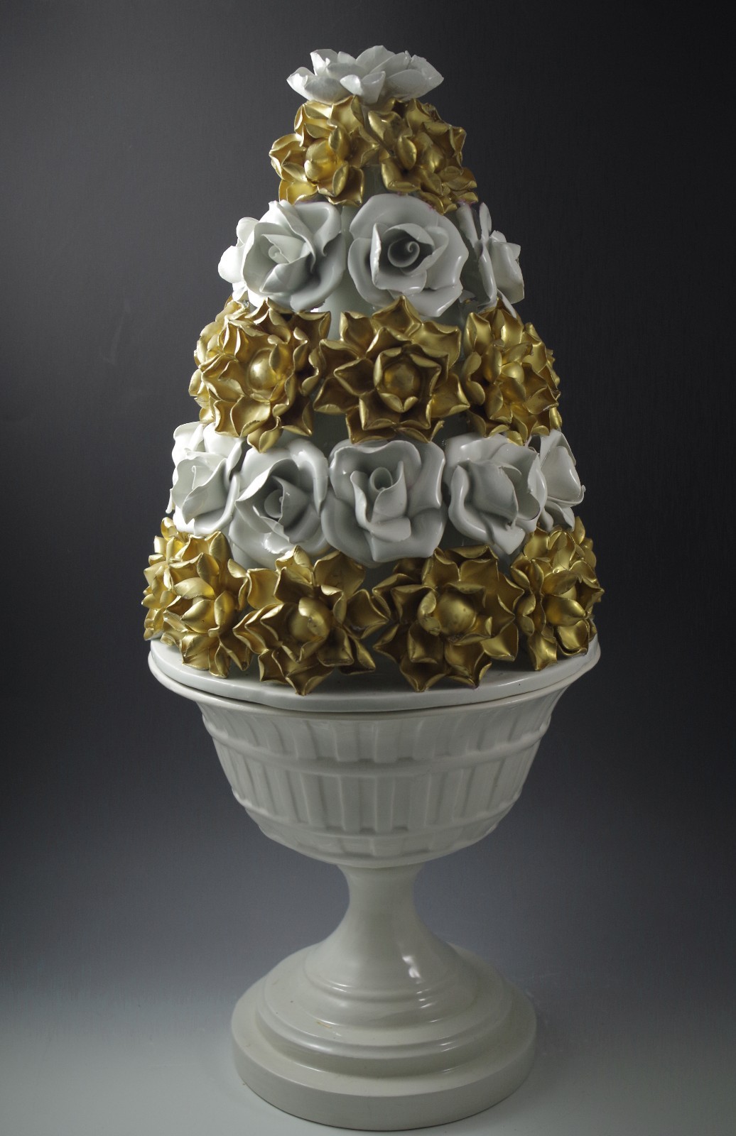 HOLLYWOOD REGENCY CAPODIMONTE ITALY WHITE GOLD ROSES XL TOPIARY WITH URN 22″