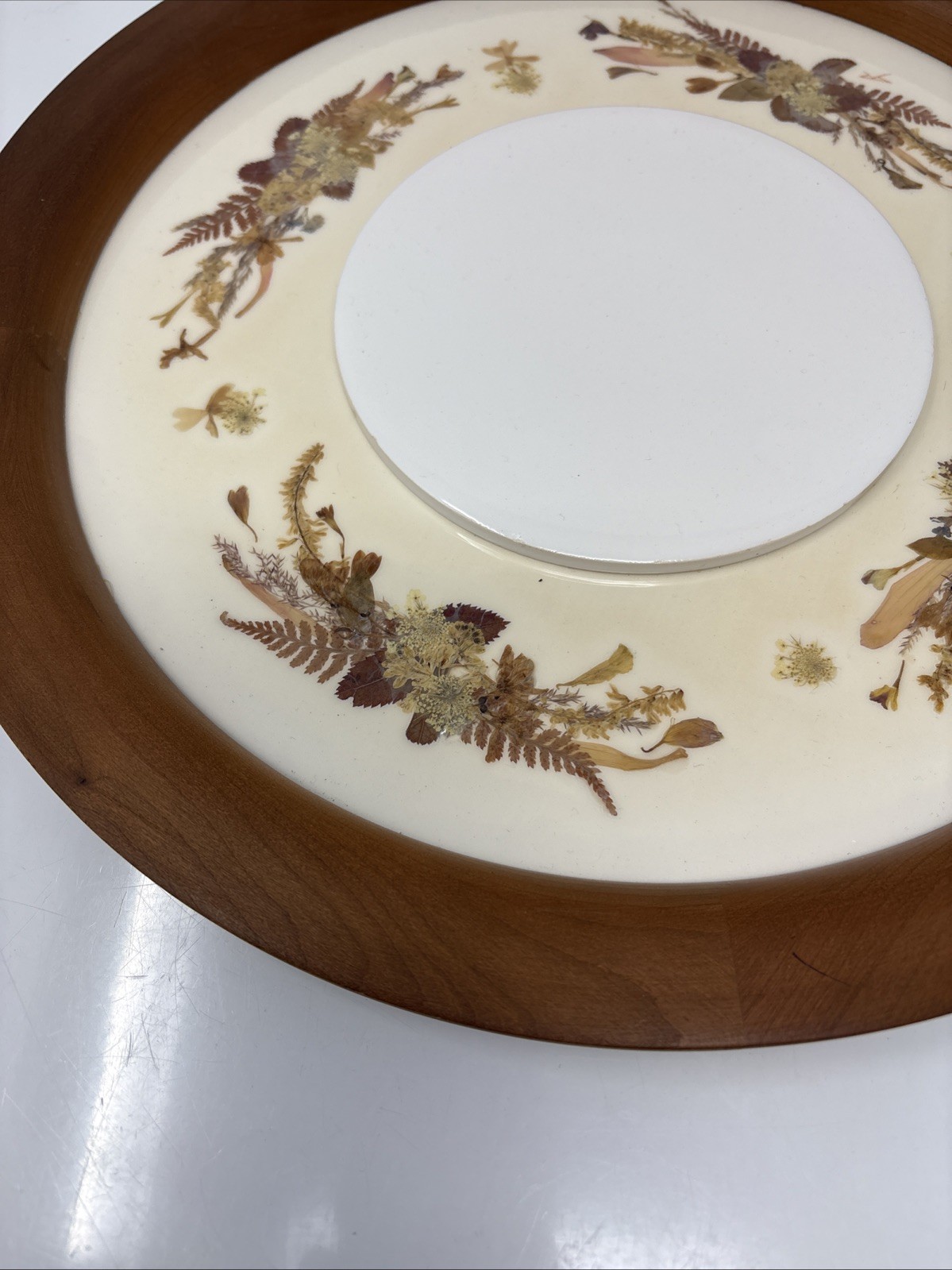 VTG Dried Pressed Flower Arrangement Rounde Frame-Boho kitschy Neutral Size 14”