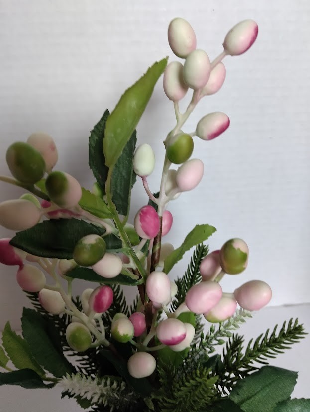 Berry table favor table decoration
