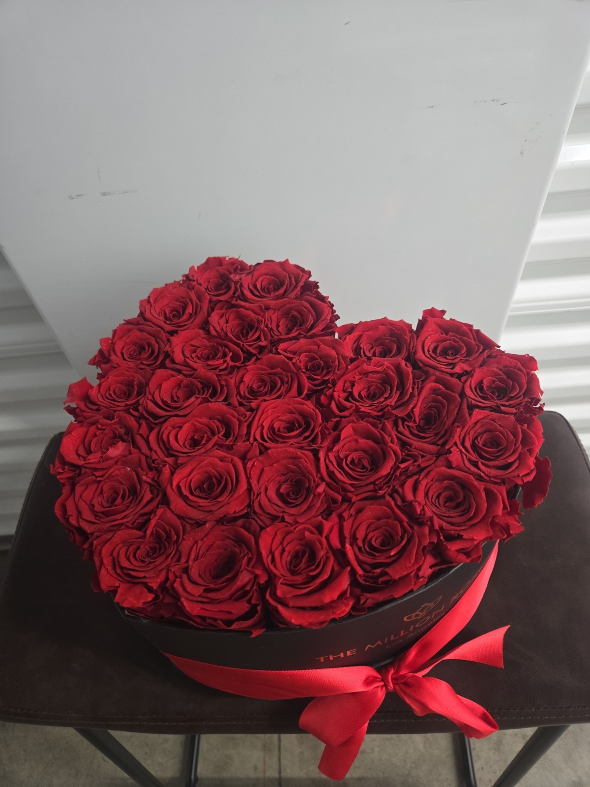 THE MILLION ROSES 30 Preserved Roses Heart Box Gift Red