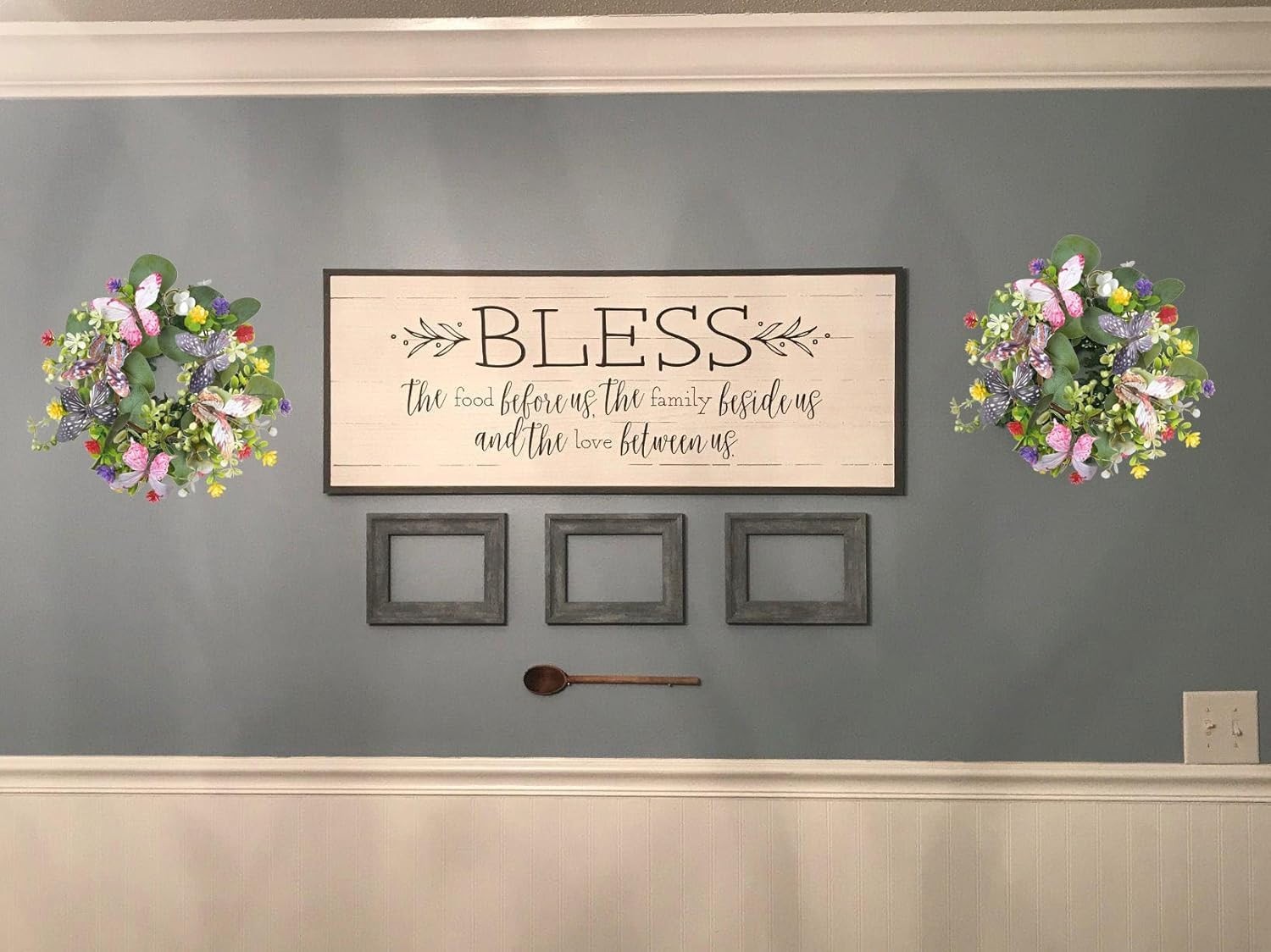 Versatile 10-Inch Eucalyptus and Daisy Wreath for Kitchen and Home Elegance