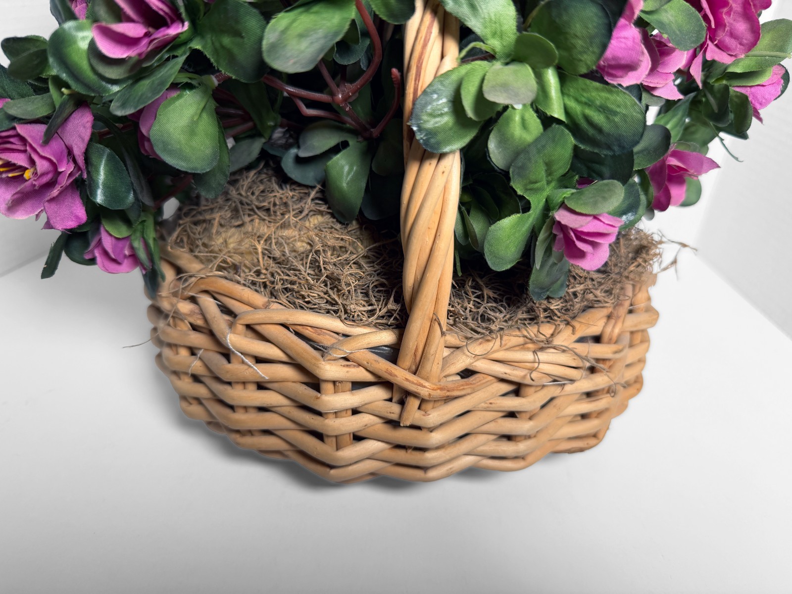 Camellia Artificial Flower Arrangement In Wicker Basket VTG 80s Centerpiece 13”h