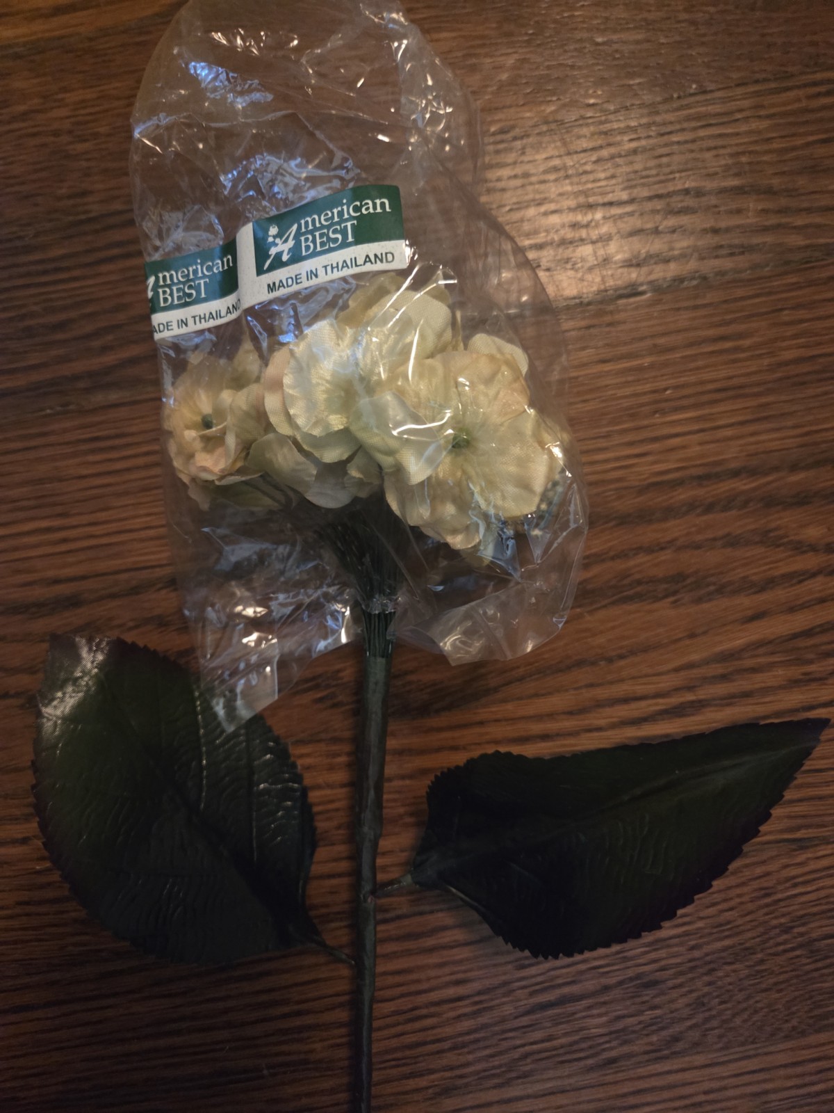 LOT OF (12) 24″ AMERICAN BEST SAGE HYDRANGEA ARTIFICIAL FLORAL STEMS (#44571)
