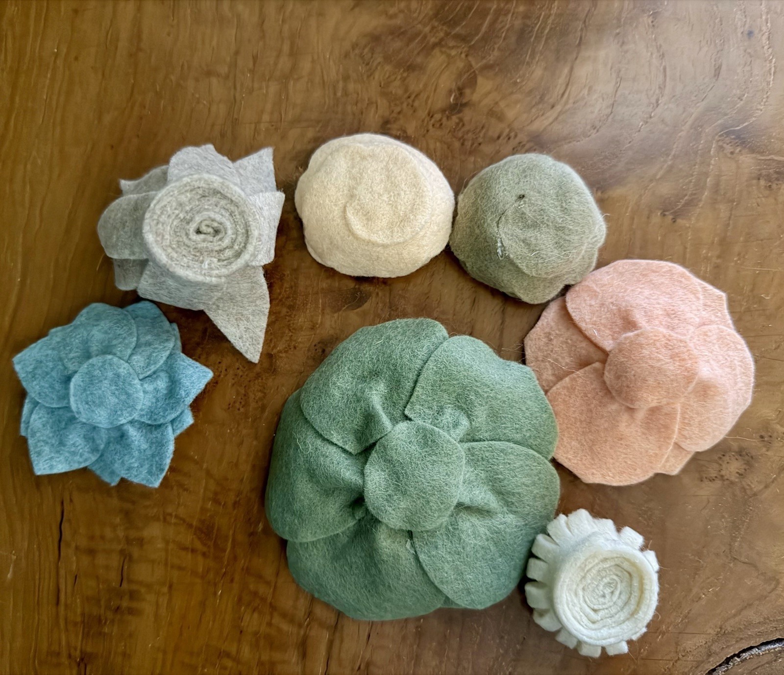 Handmade Felt Succulent Set (7) – Faux Succulent Decor – Nursery DIY Flowers