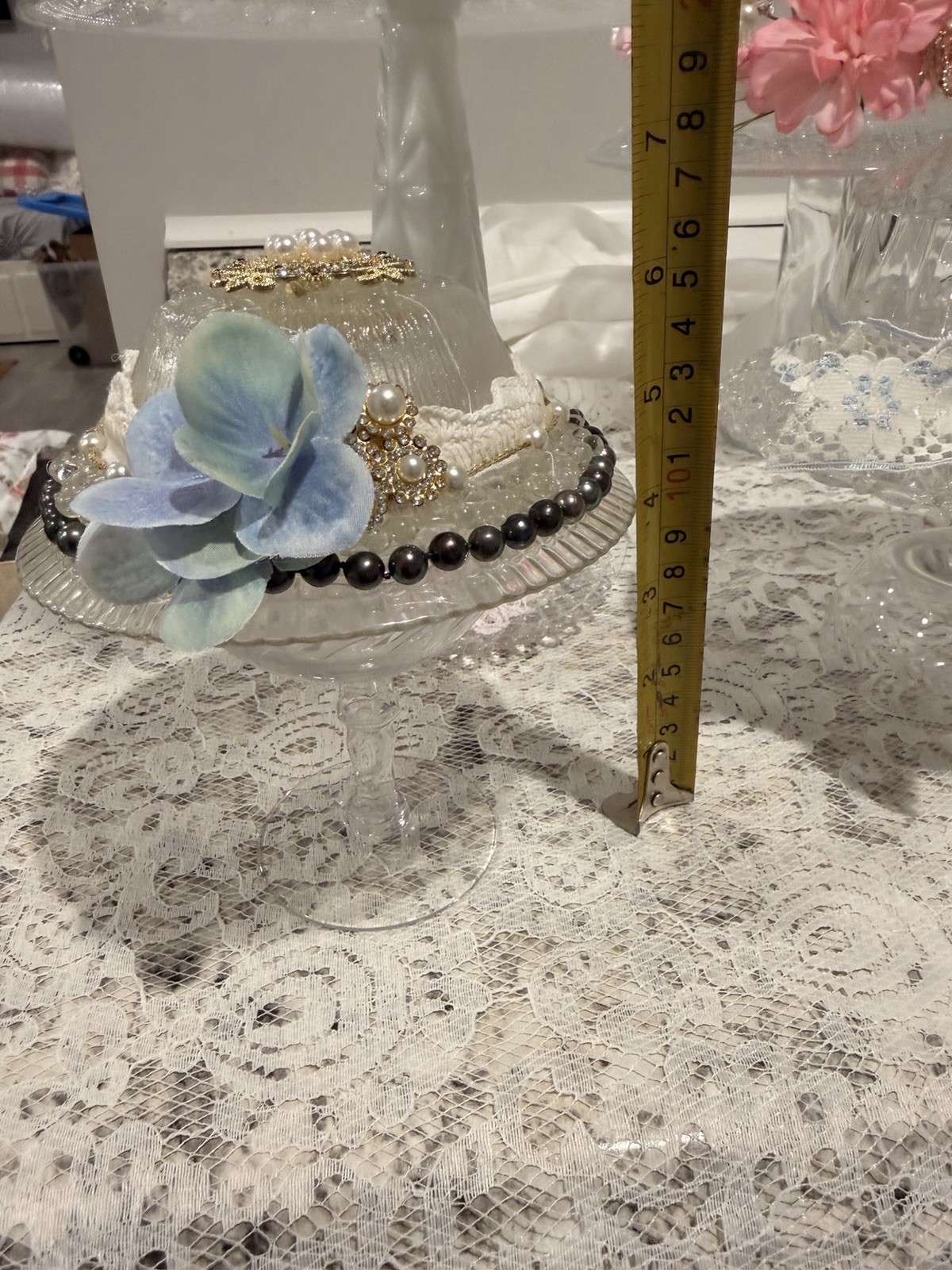 Glass HAT stand, vintage floral Hydrangea arrangement, blue/white/gold, 7in