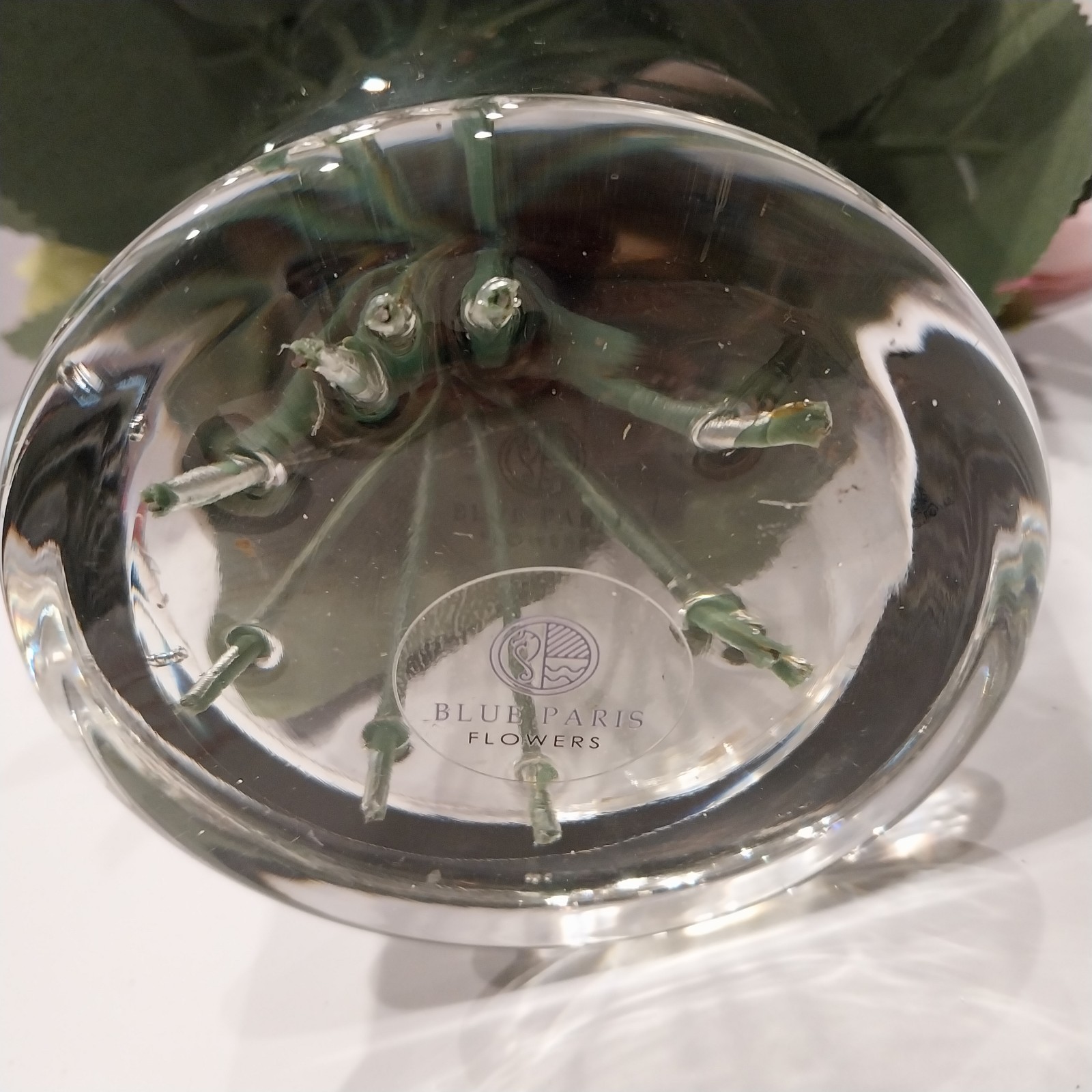 Faux Artificial Roses Flower Arrangement in Glass Vase w/ Faux Water