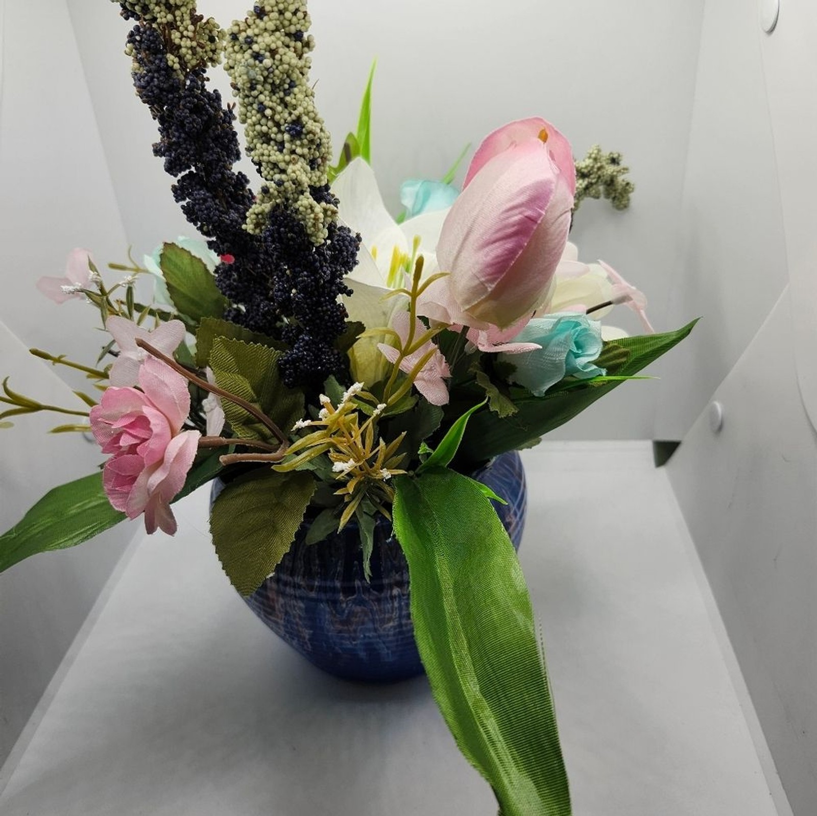 Hand Crafted Floral Table Centerpiece Spring Lily Flower Glass Vase