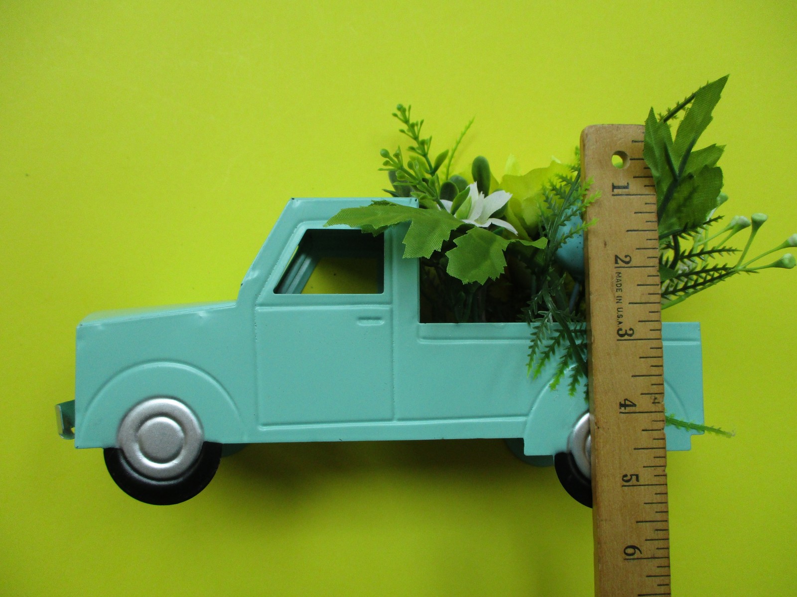 Spring Blue PICK-UP TRUCK flowers & eggs BLUE GREEN YELLOW WHITE 11″ x 5″ tall
