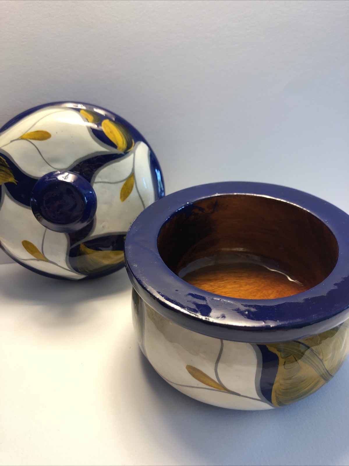 Wooden Container Trinket Holder w Lid Calla Lily Flower Painted Shellac Glossy
