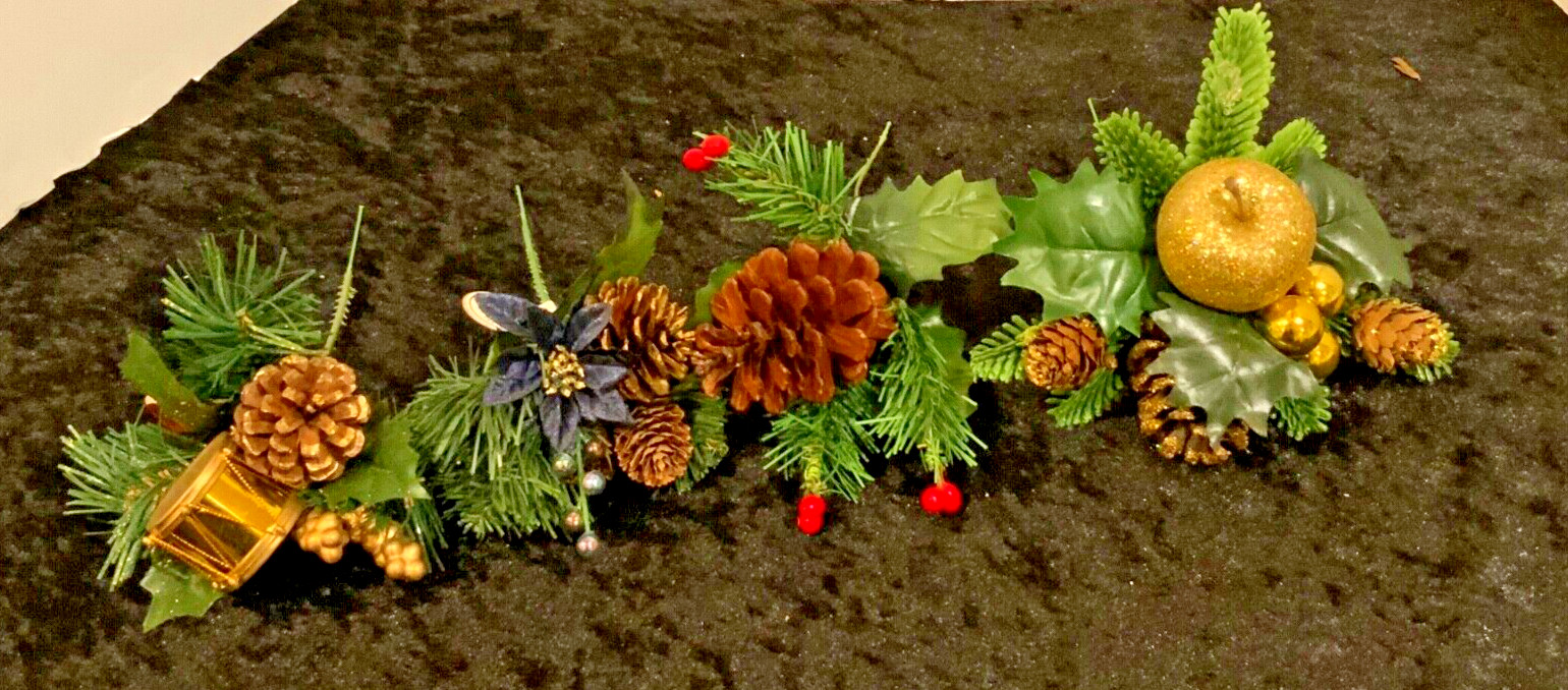 Lot of 4 VINTAGE Floral Bouquet Basket Pick Decorations