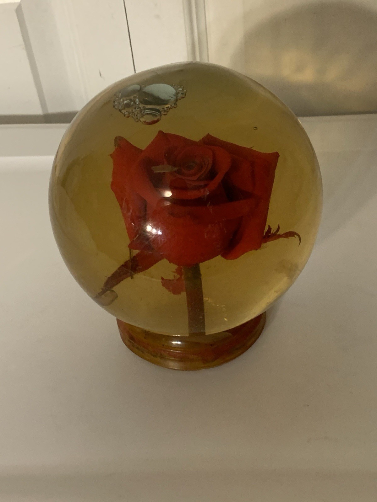 Vtg Forever Red ROSE In Glass Ball Water Dome Globe Large Real Rose 6×6 in.