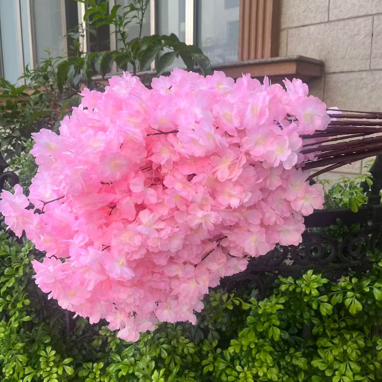 50PCS Silk Cherry Blossom Branches – Realistic Fake Flowers for Weddings, Home D