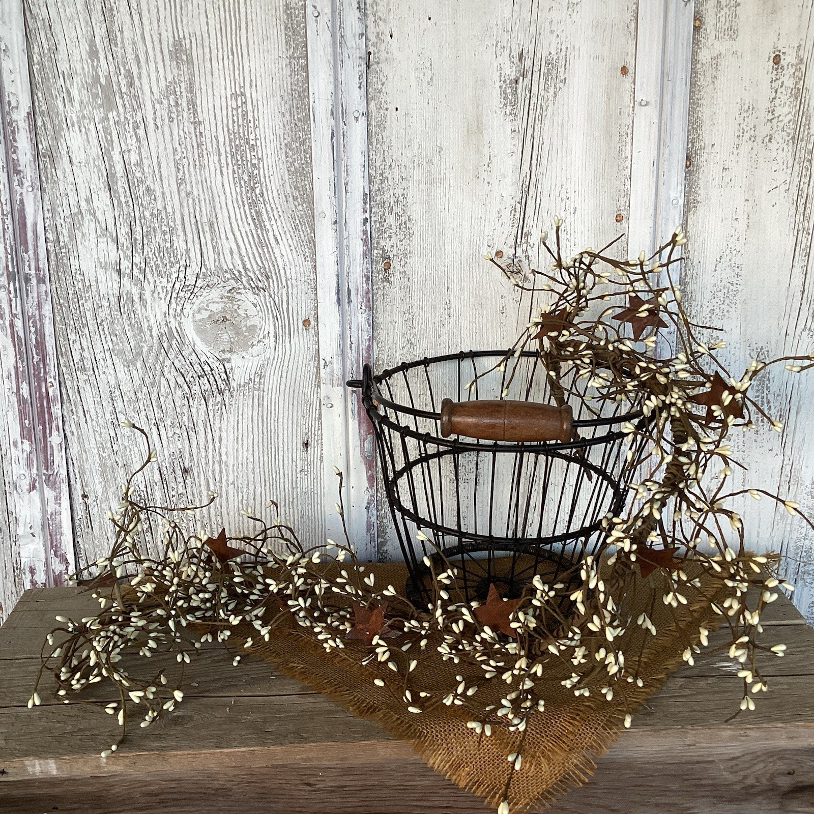 Cream Pip Berries with Rusty Stars 40 Flexible Garland Christmas Holiday