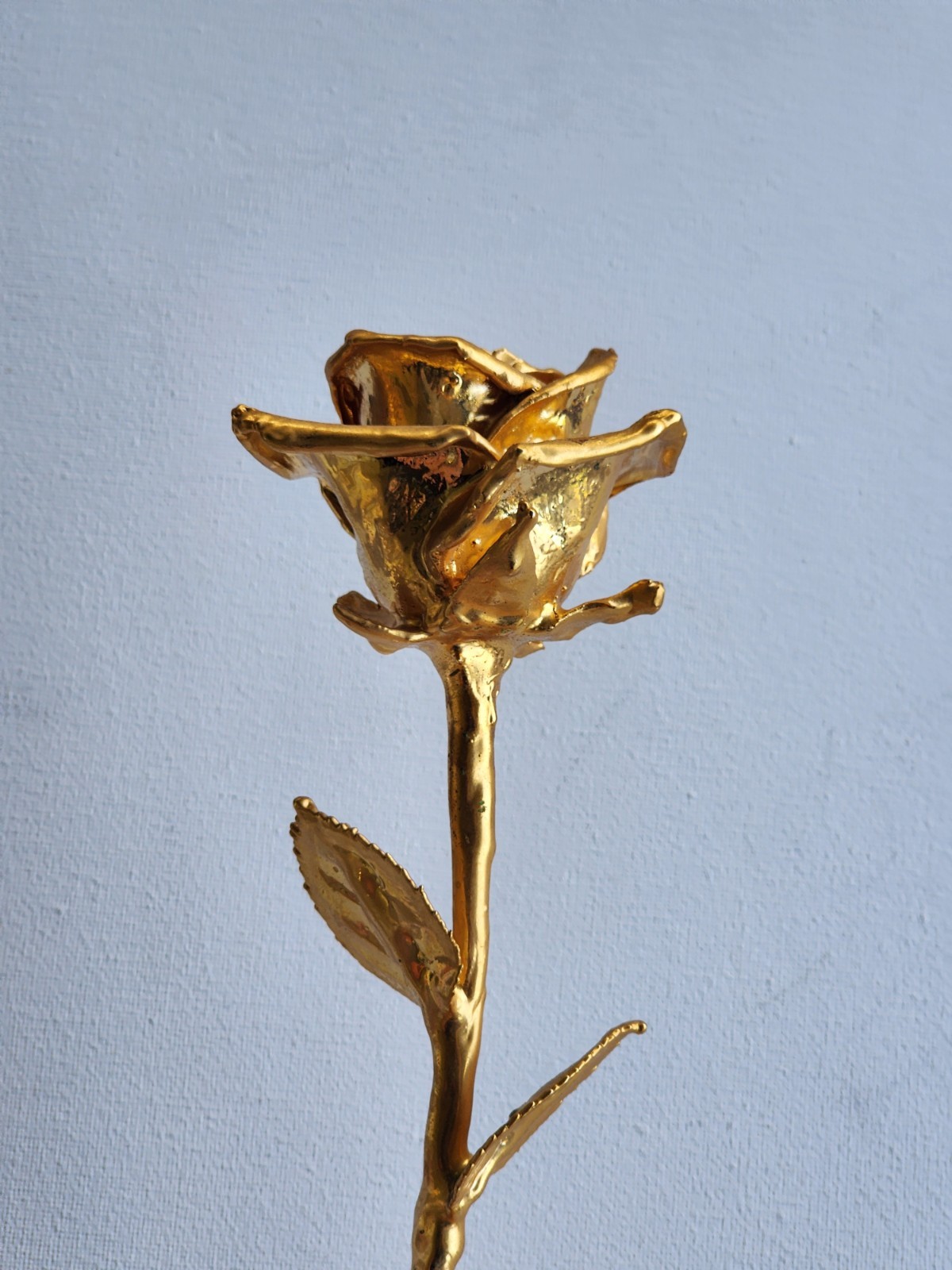 Vintage 12″ Gold Tone Long Stem Rose Decorative Metal Flower Floral Display