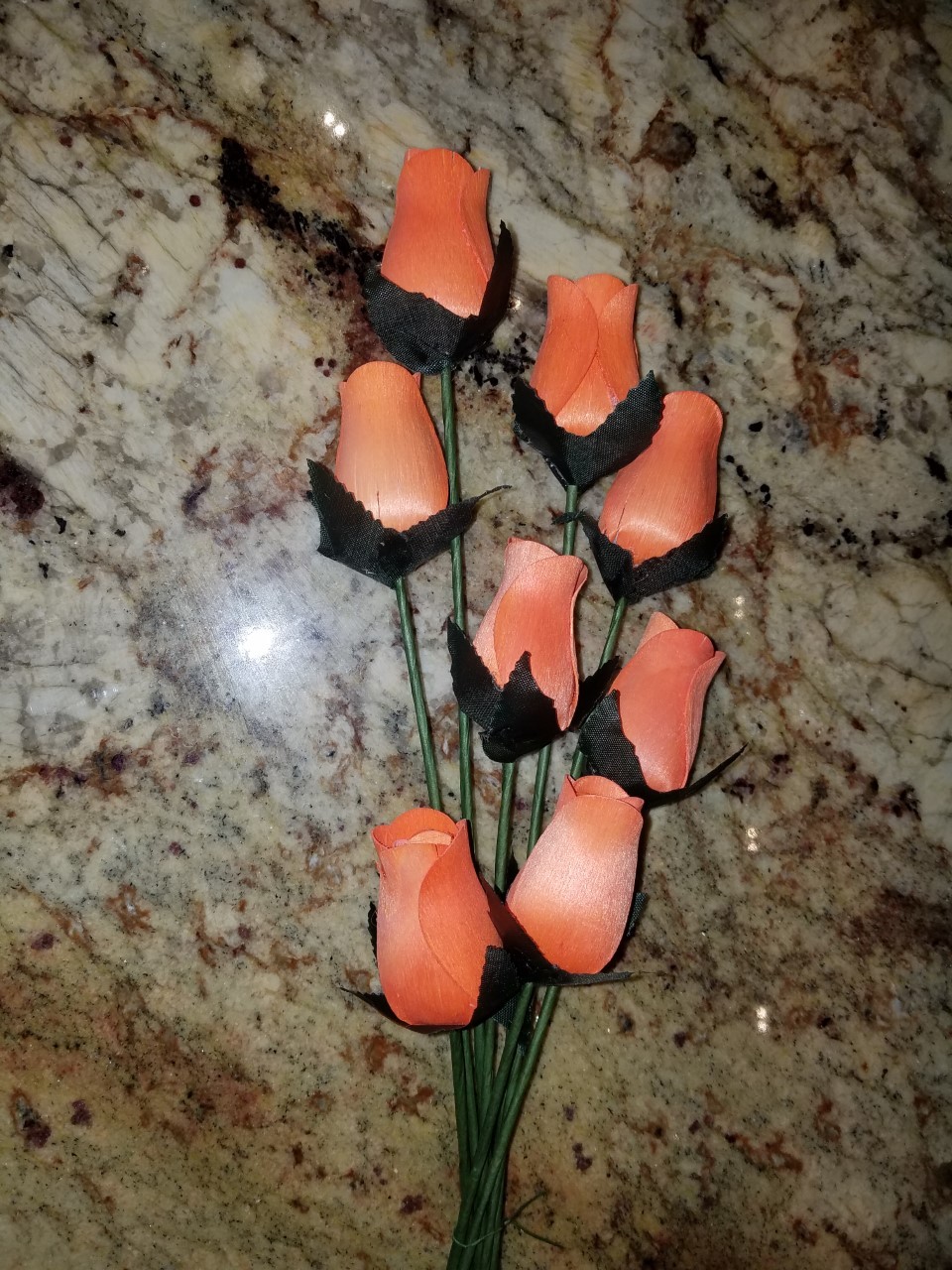 Small Bud Wood Roses – (Various Fall Colors)