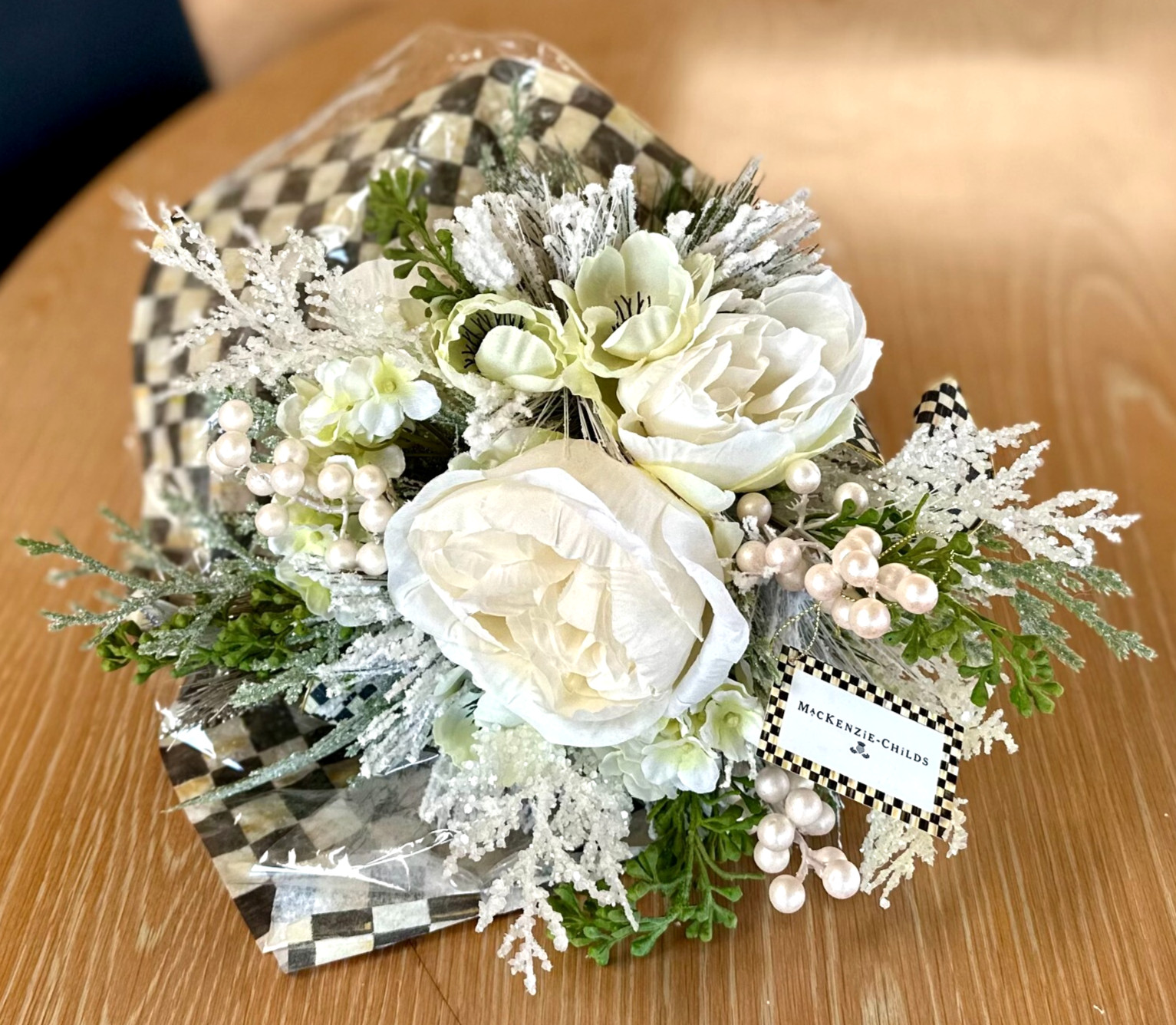 Lrg Winter White MacKenzie Childs Rose Bouquet Courtly Checks Cello Wrap w/ Tag