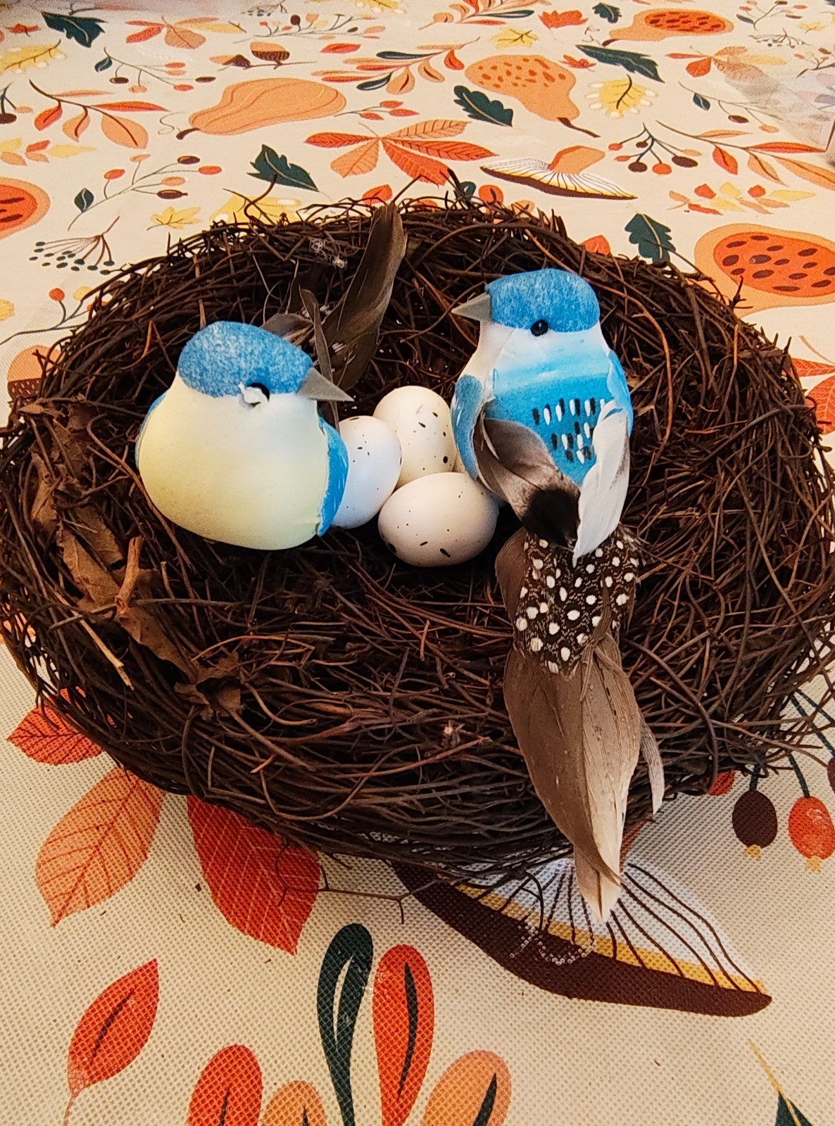 6″ Faux Artificial Bird’s nest with 2 Birds & Eggs.