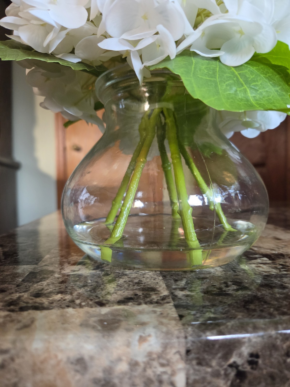 Artificial White Hydrangea Arrangement Glass Vase Faux Water Wedding Centerpiece