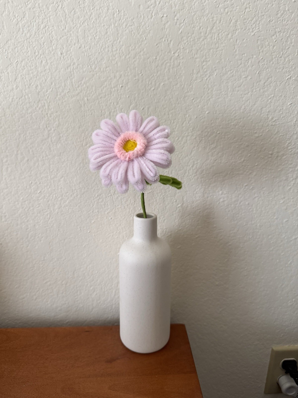 Handmade pipe cleaner flowers; daisy; decoration; vase not included