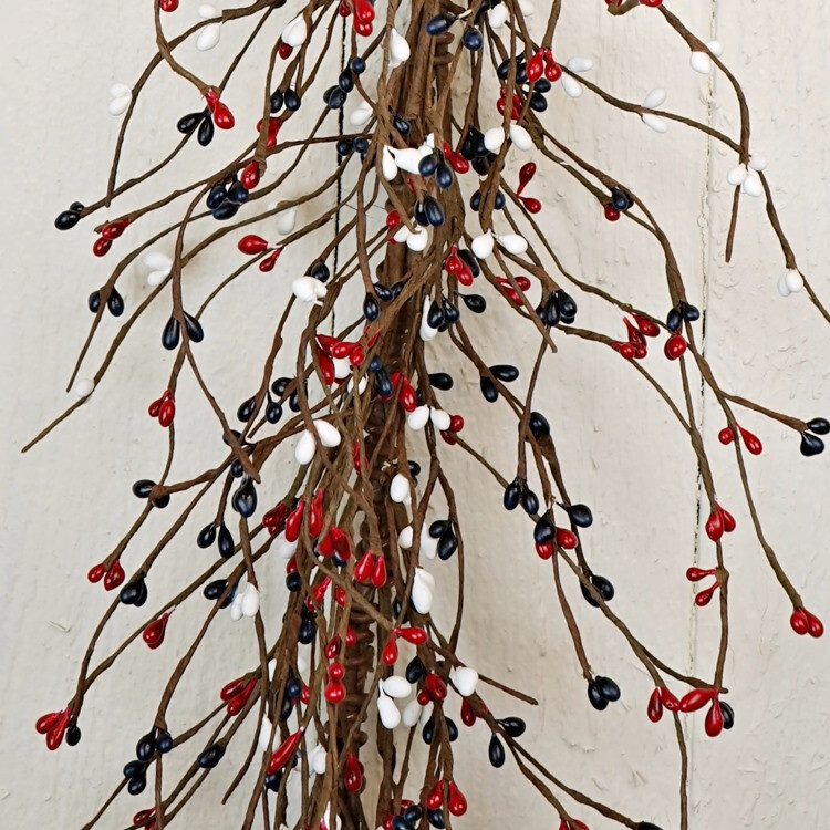 Pip Berry Garland in Flag / Navy, Red & White – 4.5′ Feet Long – Florals Crafts